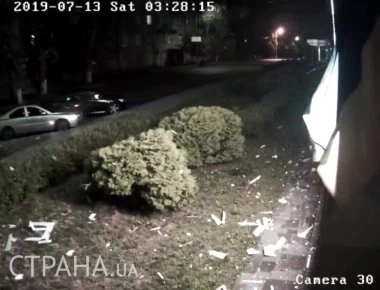 Δείτε λεπτό προς λεπτό την επίθεση με εκτοξευτή χειροβομβίδων σε τηλεοπτικό σταθμό της Ουκρανίας (βίντεο)